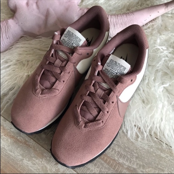 NWT Nike pre-love O.X. - Picture 5 of 8